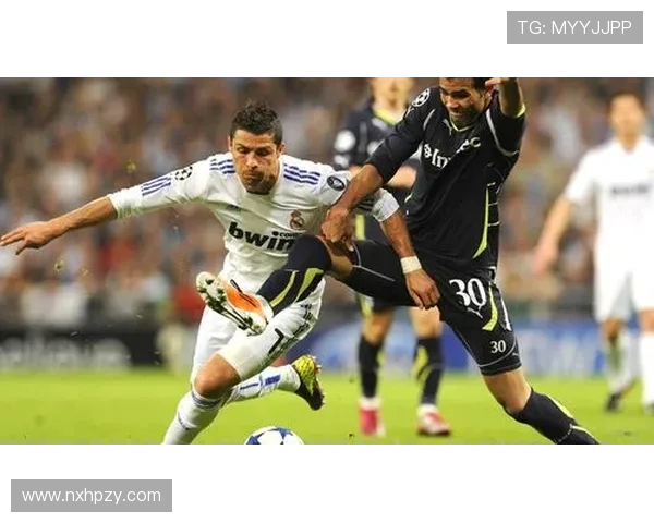 黄强独家解析足球技巧与战术分享助你提升足球水平